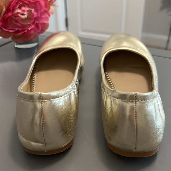 Dream Pairs Gold Metallic Round Toe Cushioned Ballet Flat Wedding Shoes - Picture 6 of 13